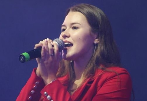 Молодая костромичка споет в проекте «Песни со звездами»