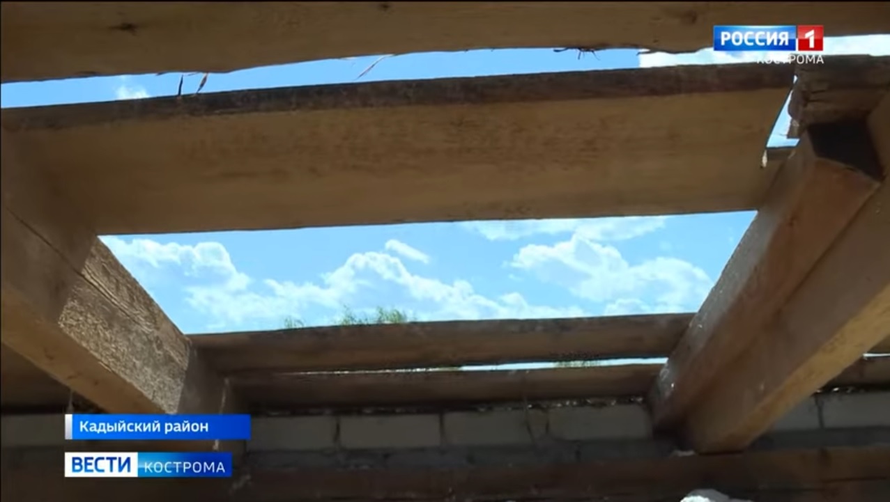 Сергей Ситников распорядился выделить деньги на ремонт пострадавших от урагана крыш медучреждений