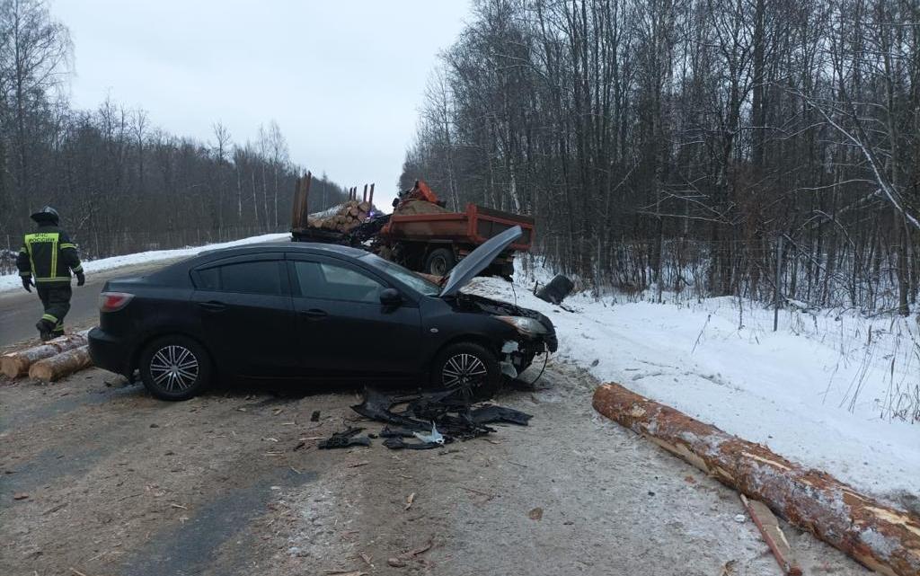 На трассе Кострома – Волгореченск произошло страшное ДТП с тремя автомобилями