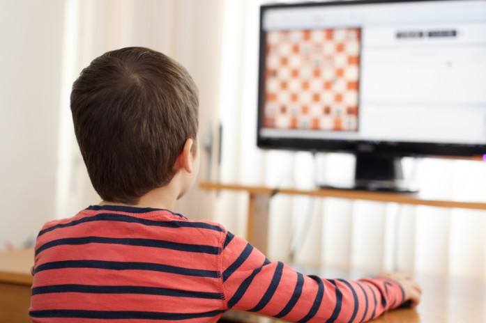 Сидим дома: буйские шахматисты сразятся за виртуальной доской