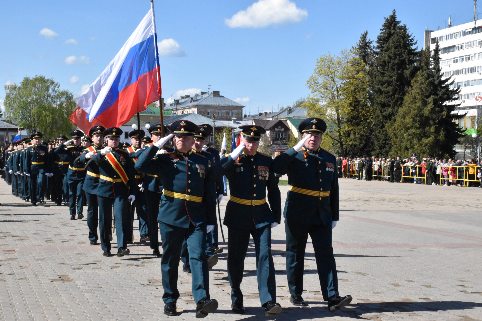 Торжественный парад в честь Дня Победы состоялся в Костроме