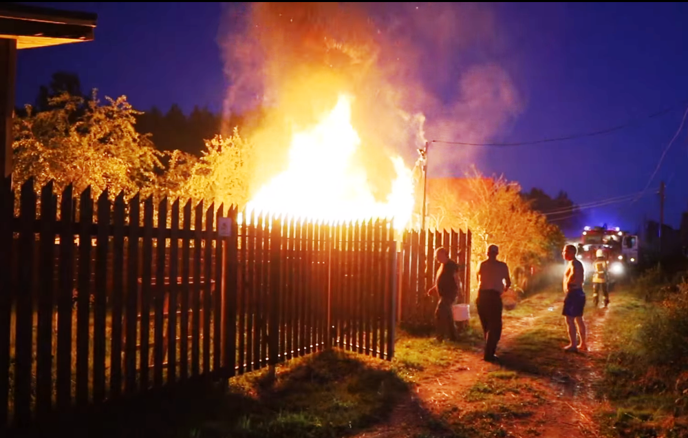 На пожаре в костромских садах погиб мужчина