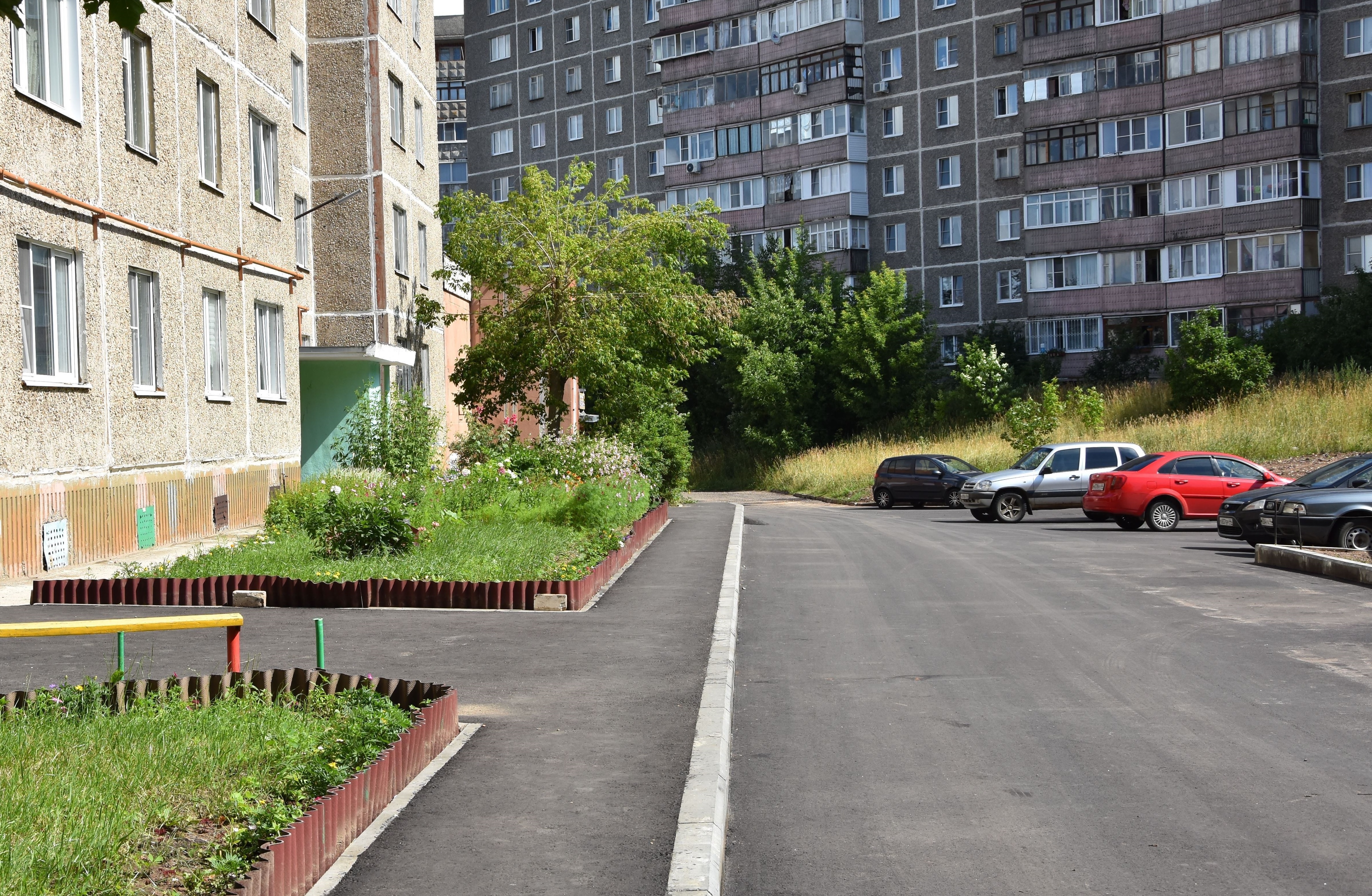 По нацпроекту в Костроме завершено благоустройство 41 двора