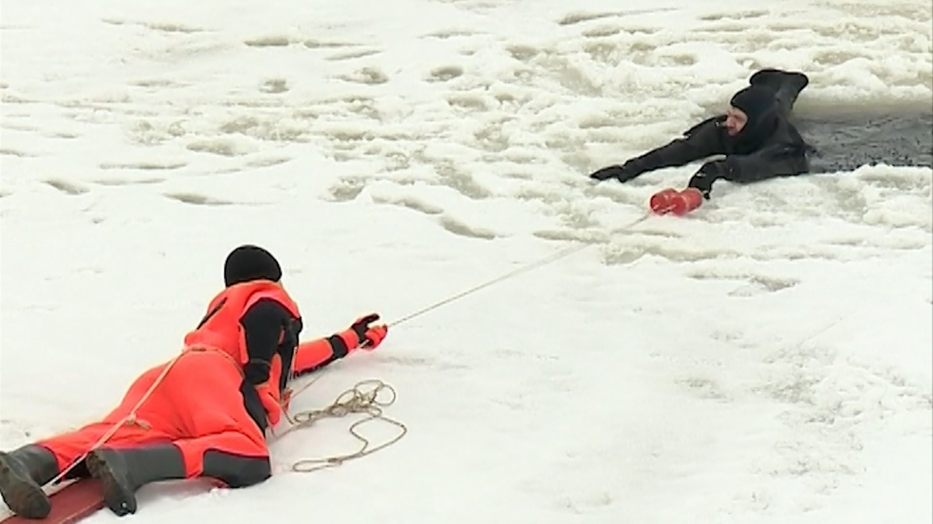 В райцентре под Костромой прошли учения по спасению провалившихся под лёд