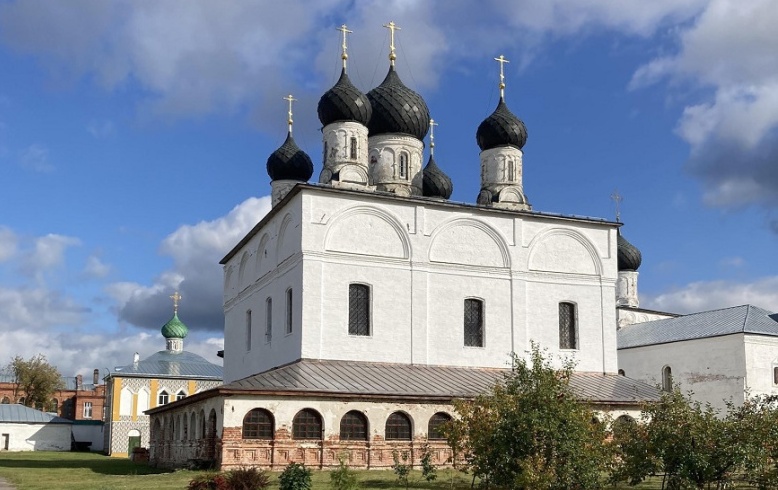 В Костромской области реставрируют Троицкую церковь Макарьево-Унженского монастыря
