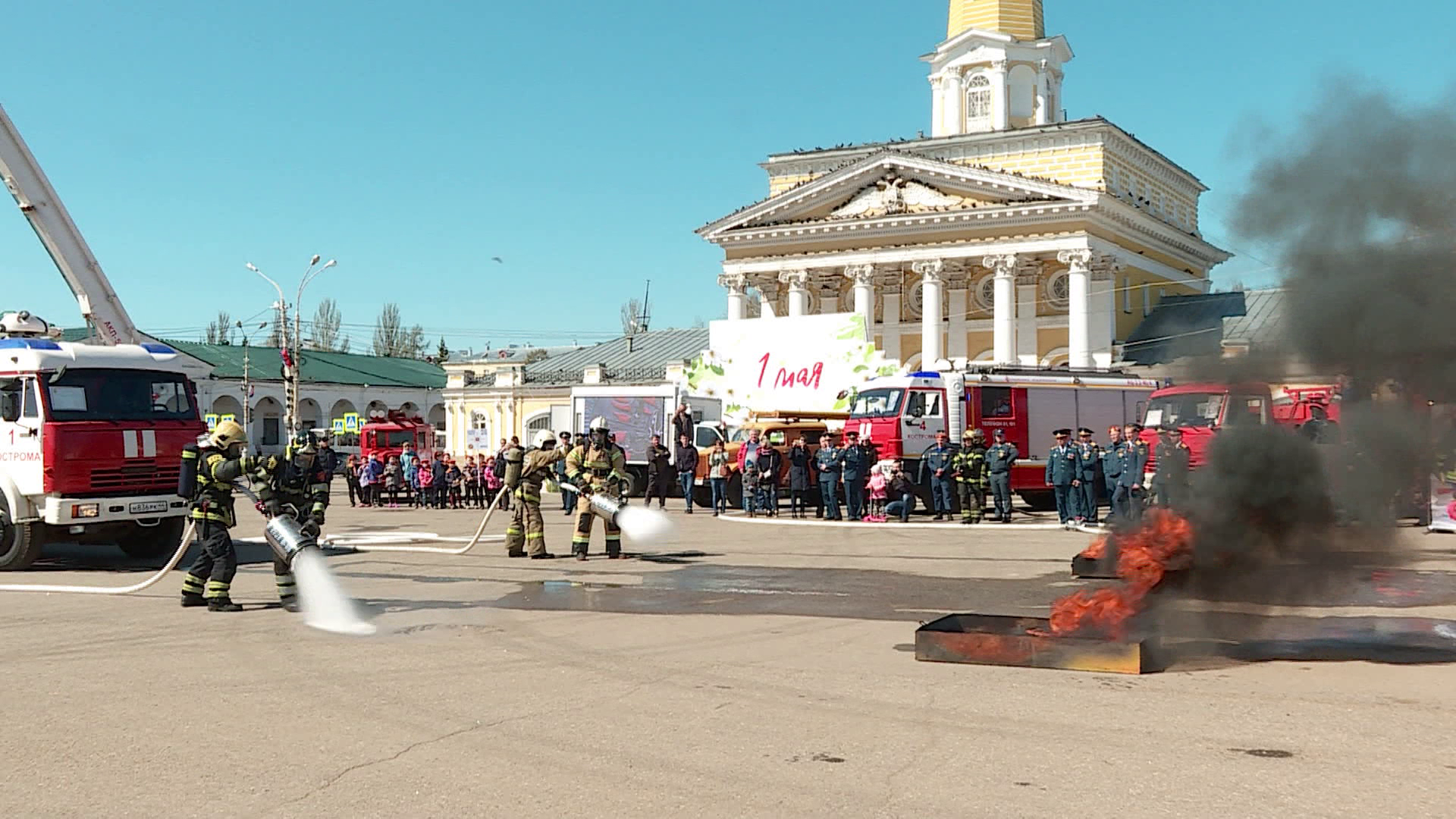 Пожарные отметят профессиональный праздник в Костроме парадом техники