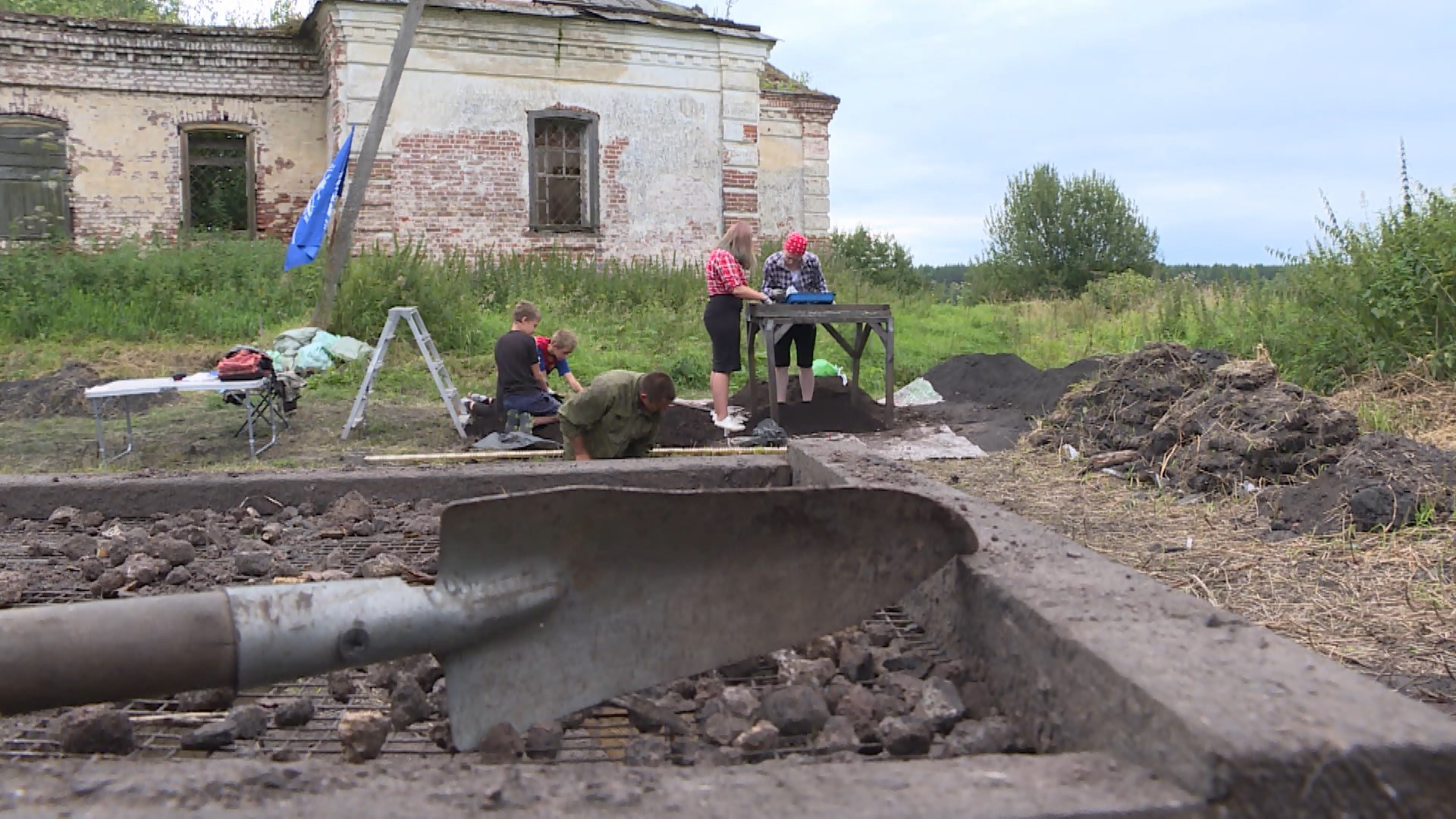 Археологи вновь начинают поиски в Костромской области артефактов Средневековья