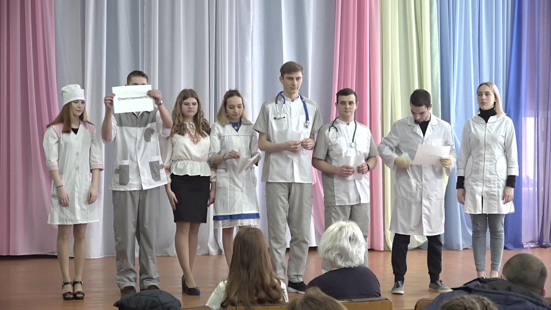 Шарьинских школьников готовят к работе врачами