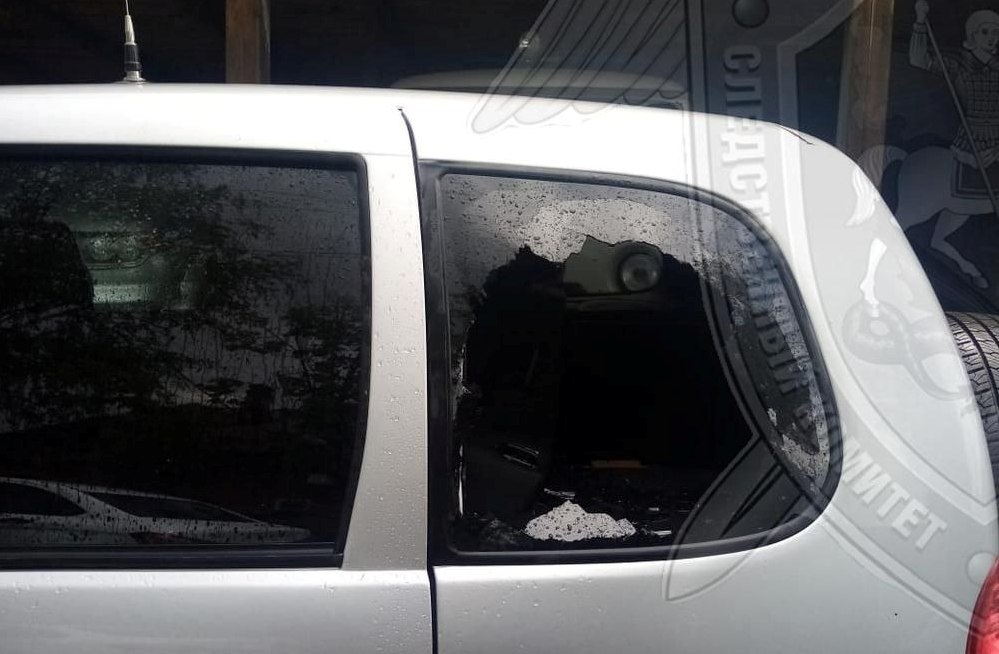 Житель костромского посёлка напал на полицейского с топором и избил родную сестру