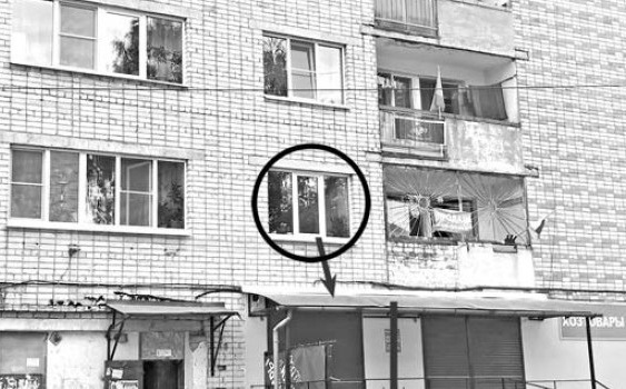 Полуторагодовая девочка выпала из окна многоэтажки в костромском райцентре