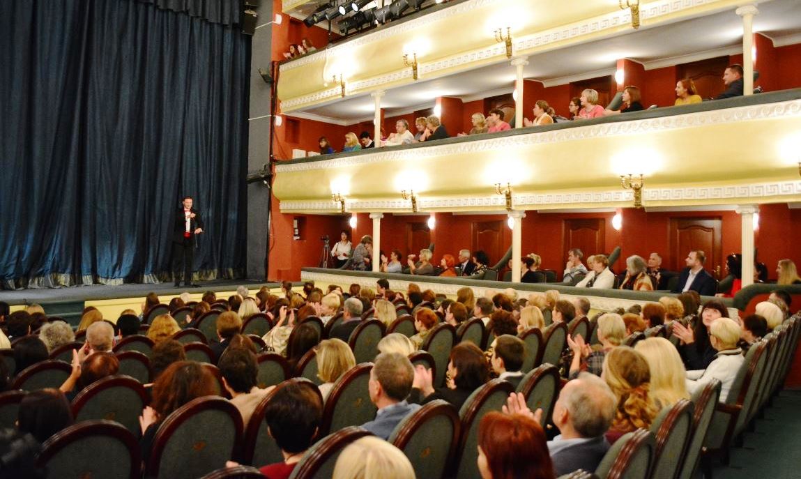 Костромской Драмтеатр оборудуют для слабослышащих зрителей