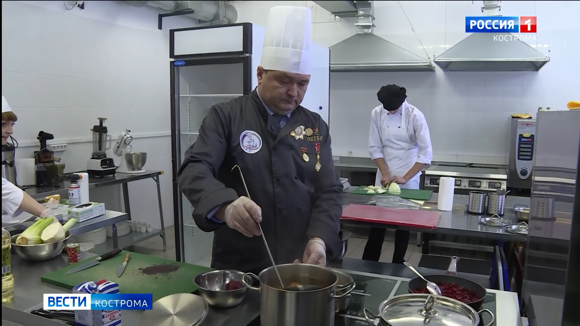 Школьных поваров в Костроме научат вкусно готовить шеф-повара ресторанов |  ГТРК «Кострома»