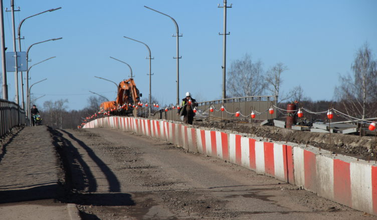 В Буе начали ремонтировать мост через Кострому