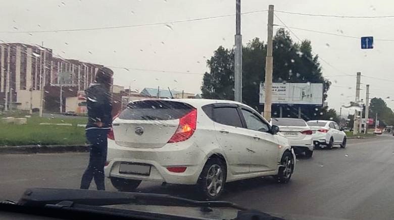 На дороге в Костроме встретились три белых «Хёндая»