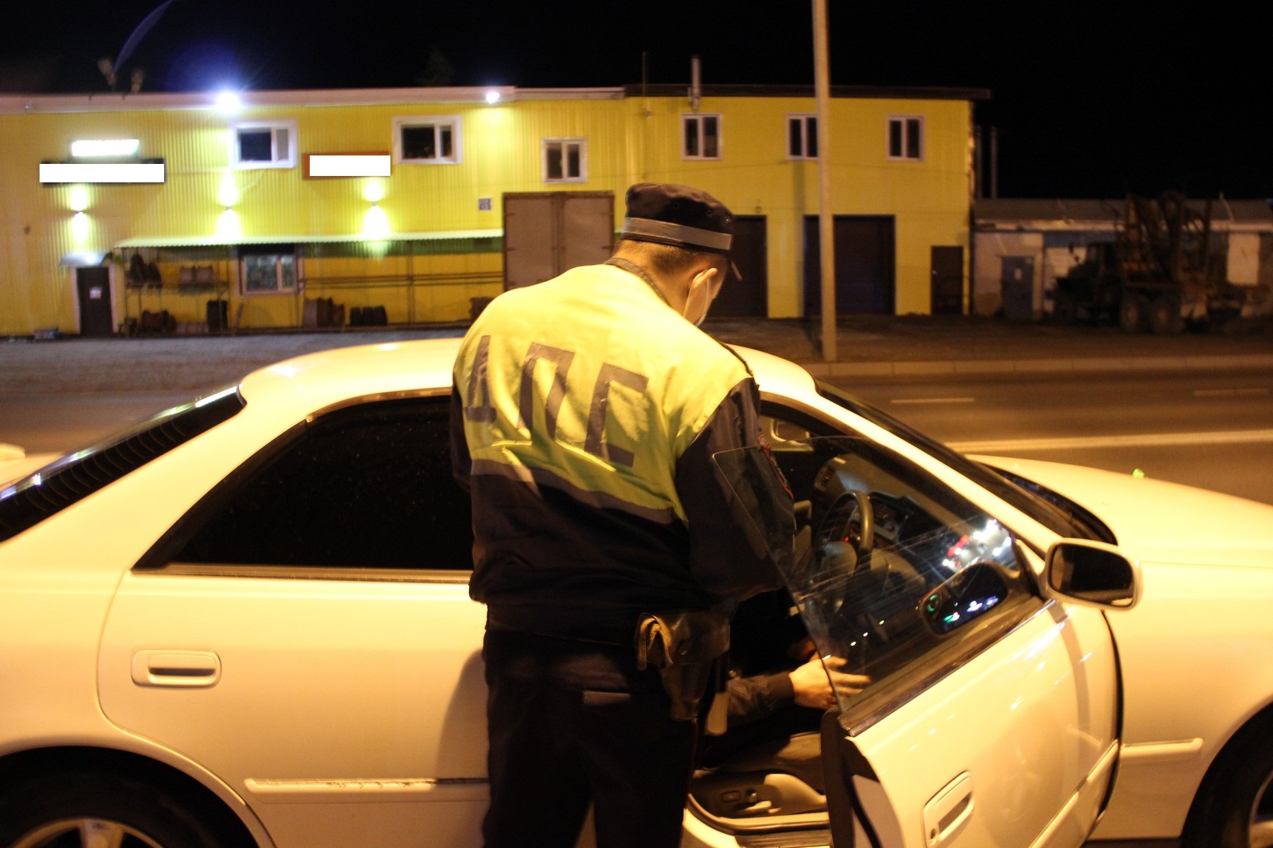 Полицейские выявляют нарушения в Костроме со скоростью 11 водителей в час