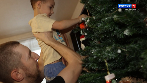 Костромская семья попросила у Деда Мороза здоровья для всех своих детей