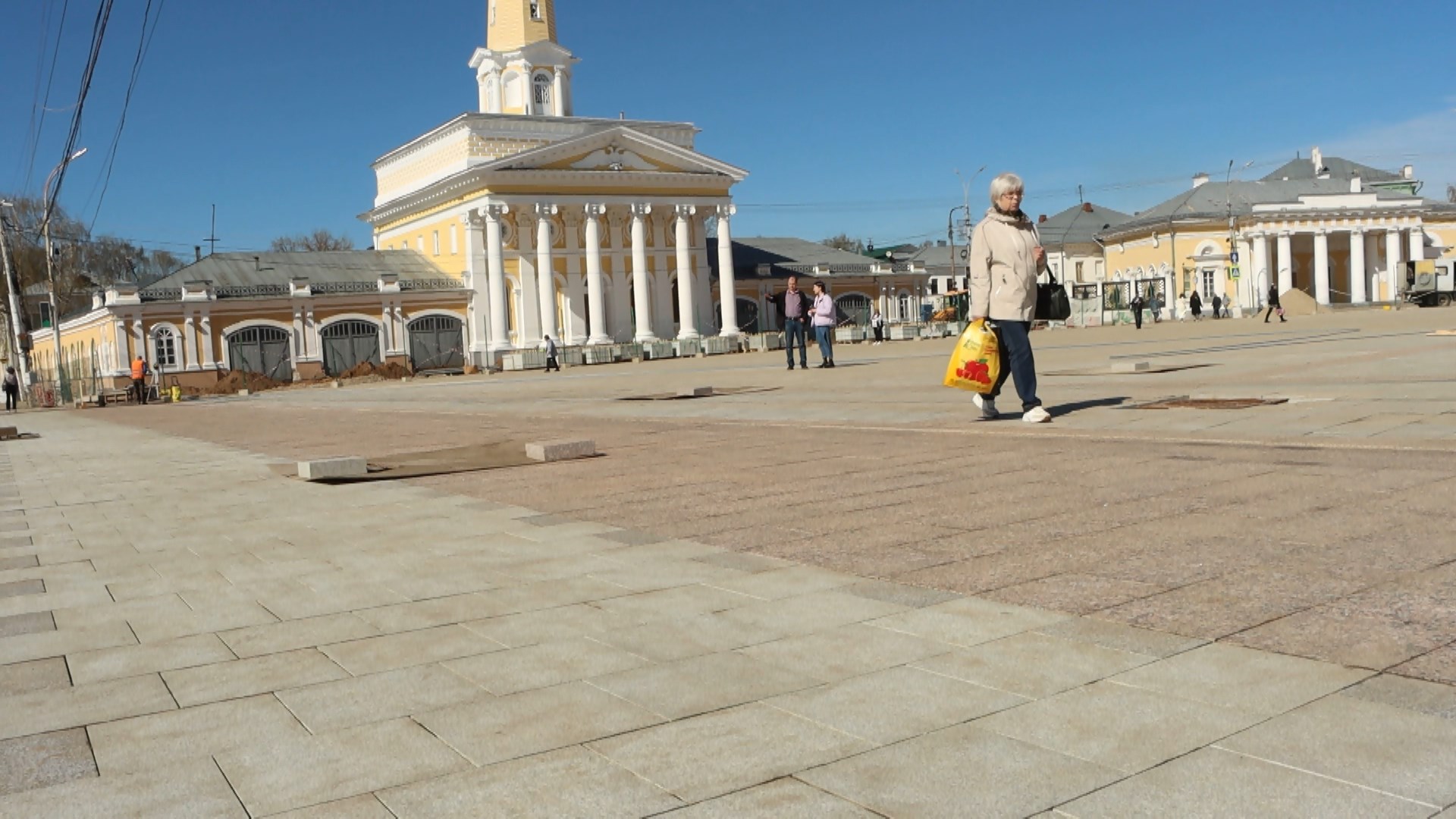 Костромички жалуются на качество укладки гранитной плитки на Сусанинской площади