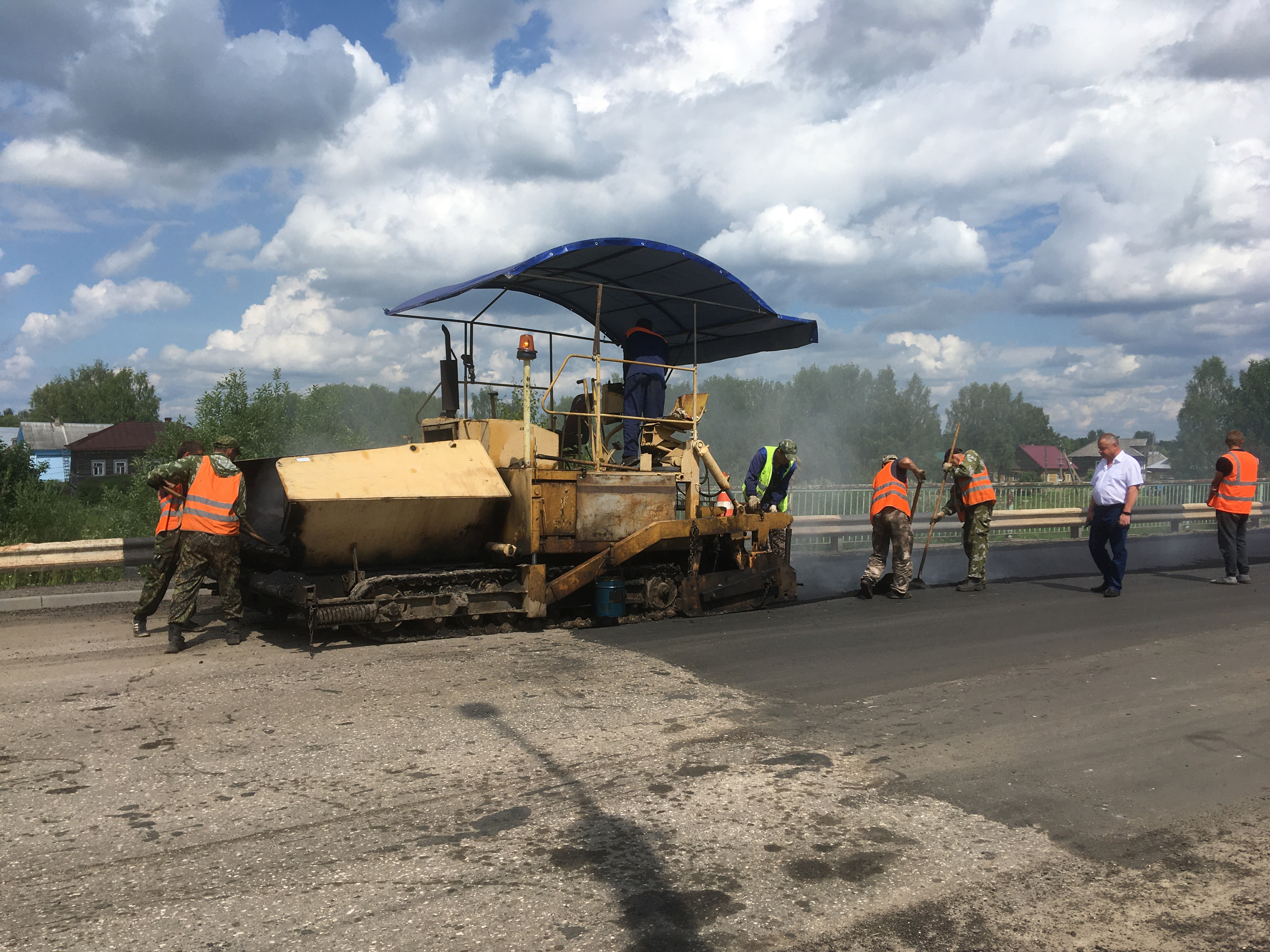 В Солигаличе приступили к масштабному ремонту дорог