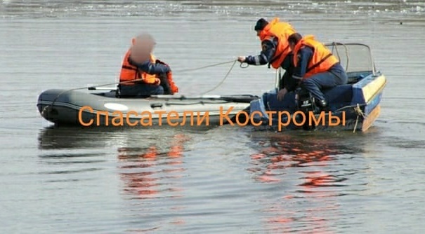 Сотрудники МЧС вызволили рыбака с Заячьего острова на Костромском разливе