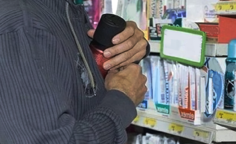 Наркоман из Костромы похитил в магазине 47 дезодорантов