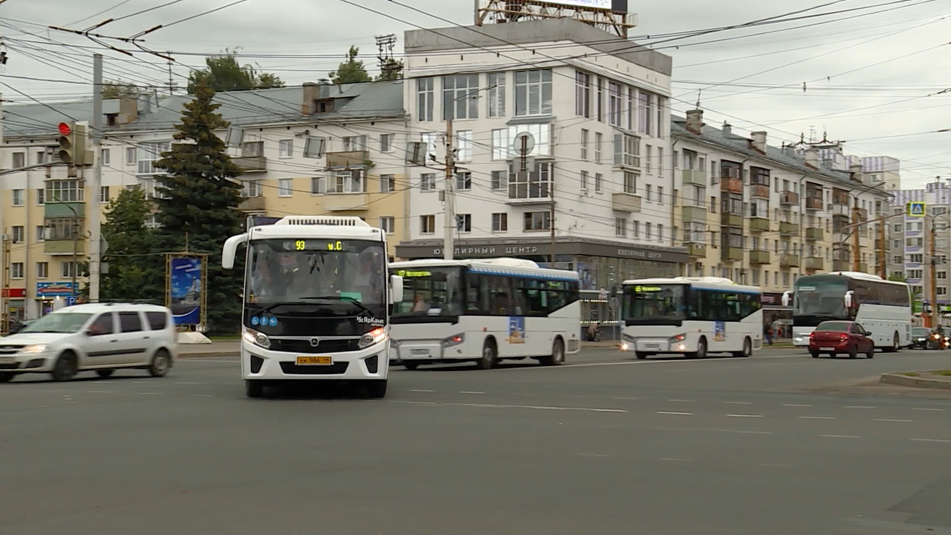 На работу общественного транспорта в Костроме ежедневно поступает до 400 жалоб