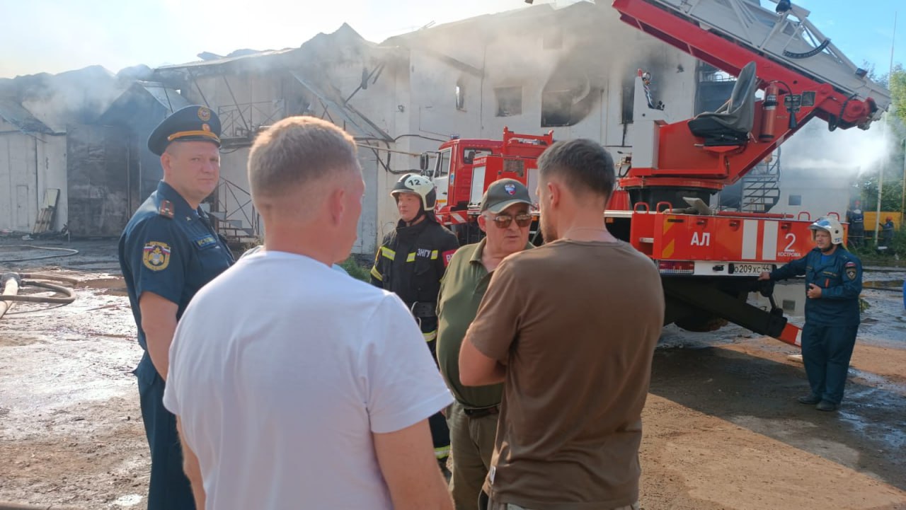 Более четырех часов потребовалось для локализации крупного пожара в  Костроме | ГТРК «Кострома»