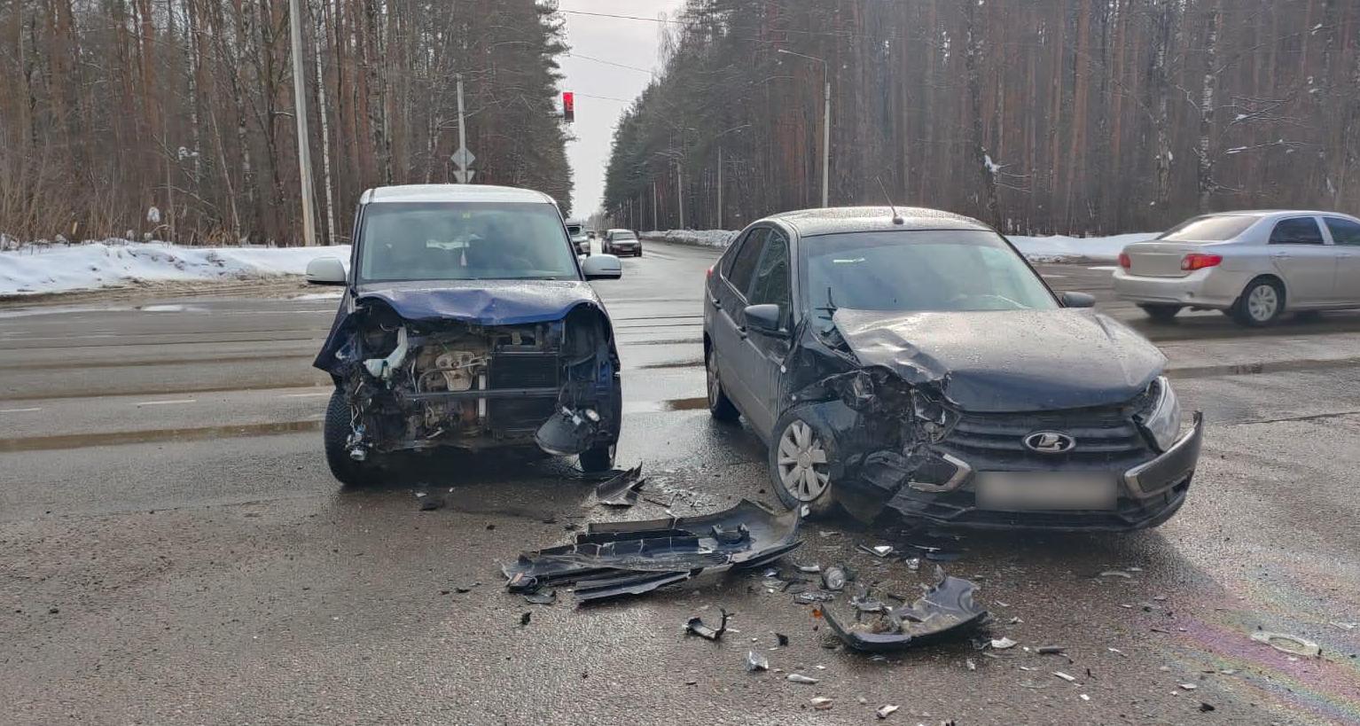 В ДТП на оживленной улице Костромы пострадал годовалый мальчик | 11.03.2024  | Кострома - БезФормата