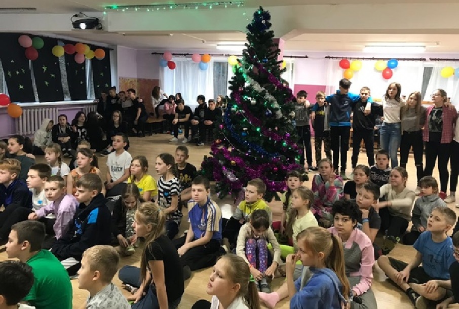 Полторы сотни костромских ребятишек встретят Новый год в загородном лагере