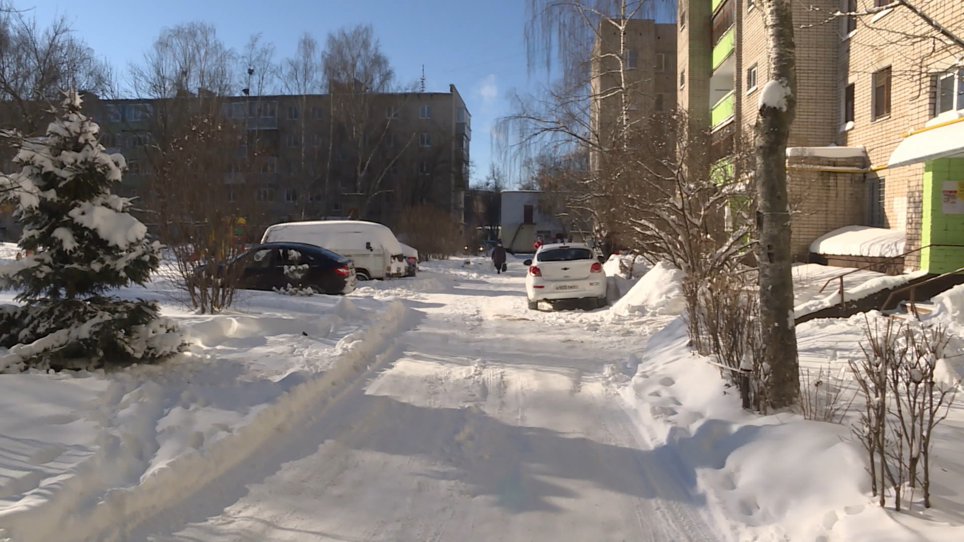 В Костромской области усилен контроль за расчисткой снега во дворах многоэтажек