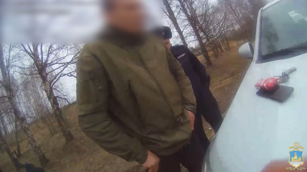 Бдительный водитель помог костромским полицейским задержать наркомана