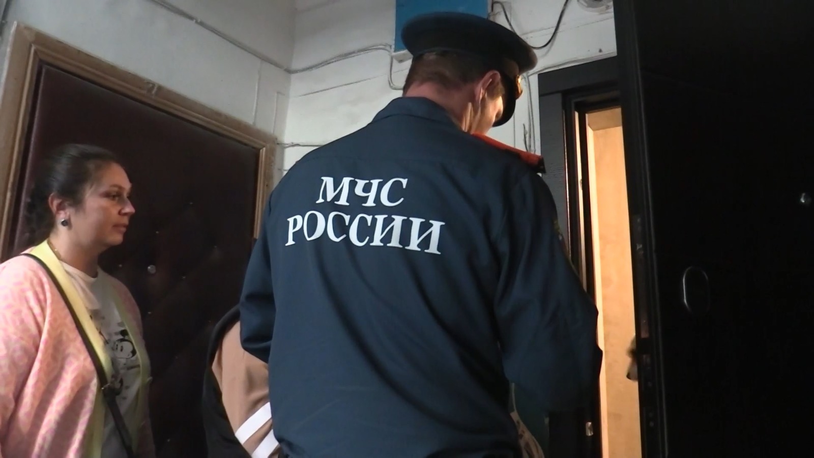 Многодетным семьям в Костроме выдают пожарные извещатели
