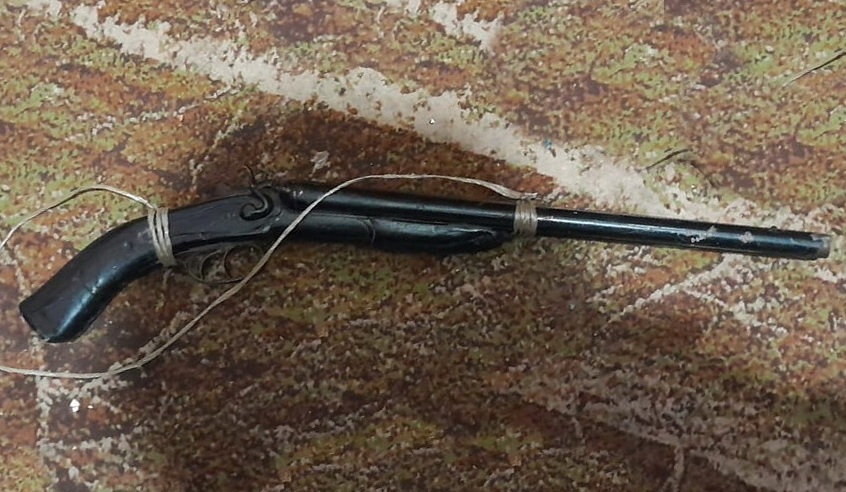 Полицейские обнаружили в печке у жителя костромского райцентра огнестрельные самоделки