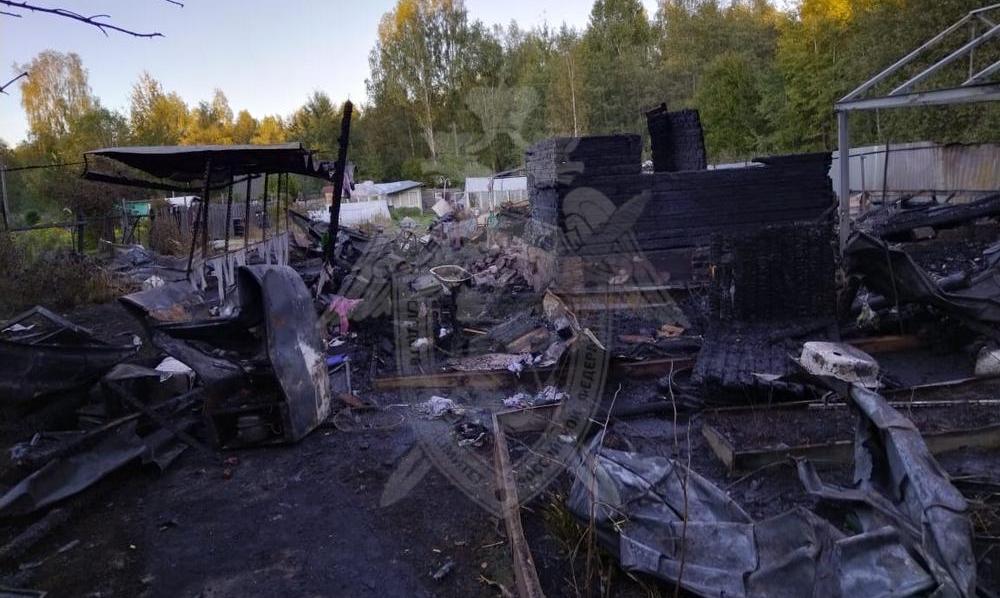 Следователи выясняют обстоятельства смертельного пожара под Костромой