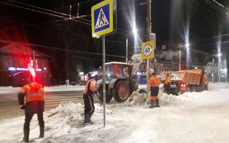 С улиц Костромы за ночь вывезли 400 кубометров снега