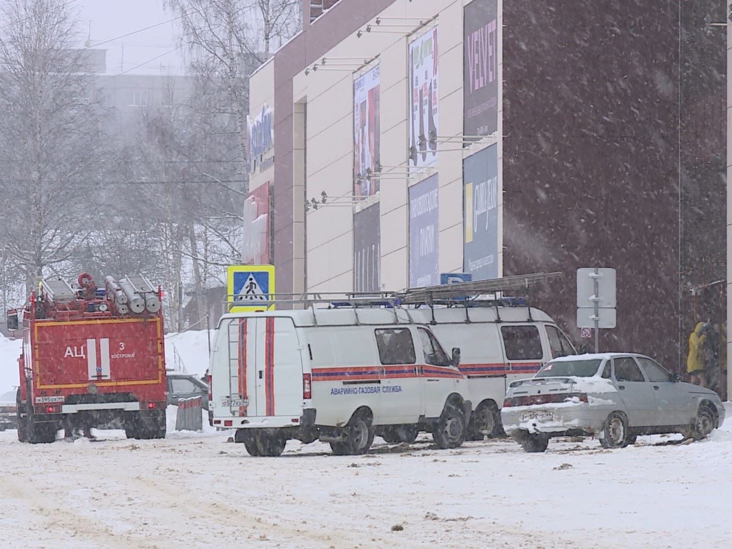 Красочное «шоу»: причиной пожарной тревоги в ТРЦ «РИО» в Костроме стала… банка с краской