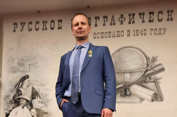 Минобороны наградило медалью председателя Костромского РГО