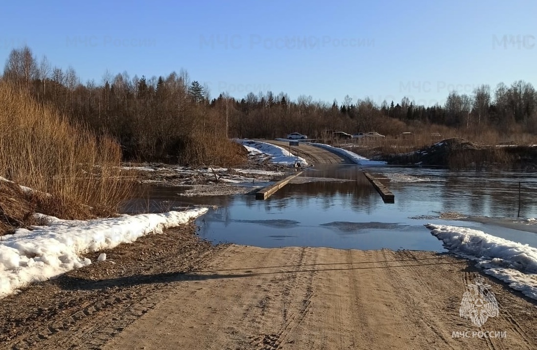 В Костромской области половодьем подтопило еще один низководный мост