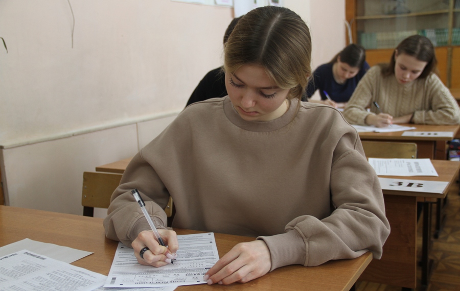 Выпускники костромских школ потренировали сдачу самых сложных ЕГЭ