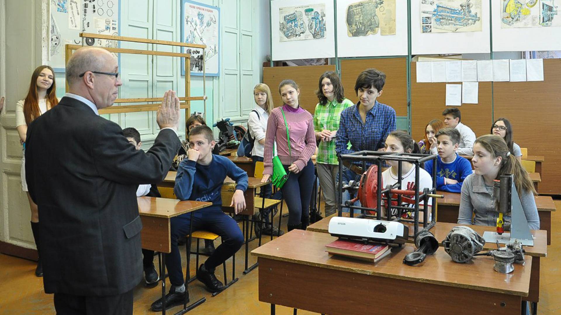 Педагоги среднего профобразования в Костроме получат ежемесячные надбавки за кураторство