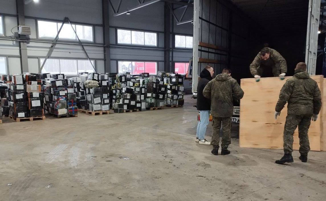 Для костромских бойцов в зону СВО отправили 35 тонн посылок и оборудования