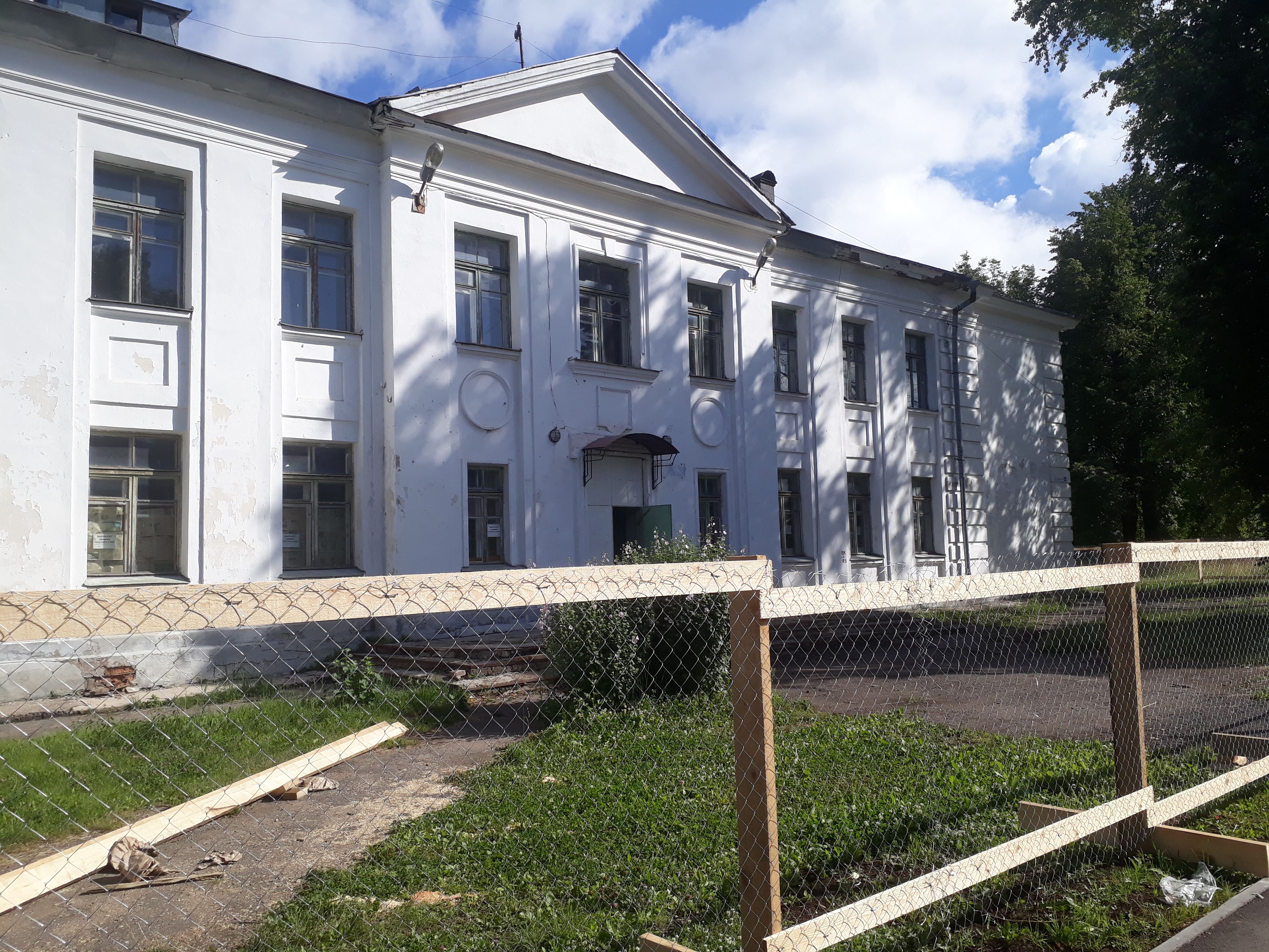 В Костроме взялись за капитальный ремонт старейшей школы 