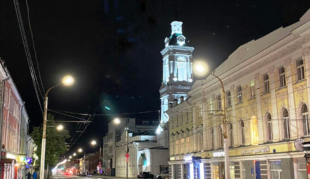 Церковь в центре Костромы засияла ночным светом