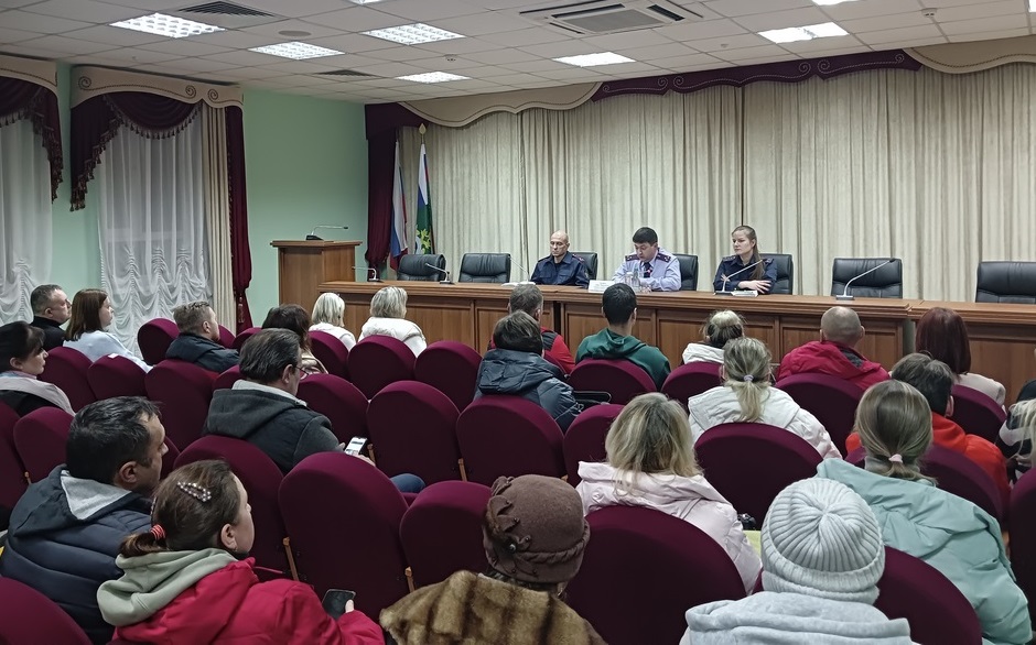 Руководитель областного Следственного комитета принял пострадавших костромских дольщиков