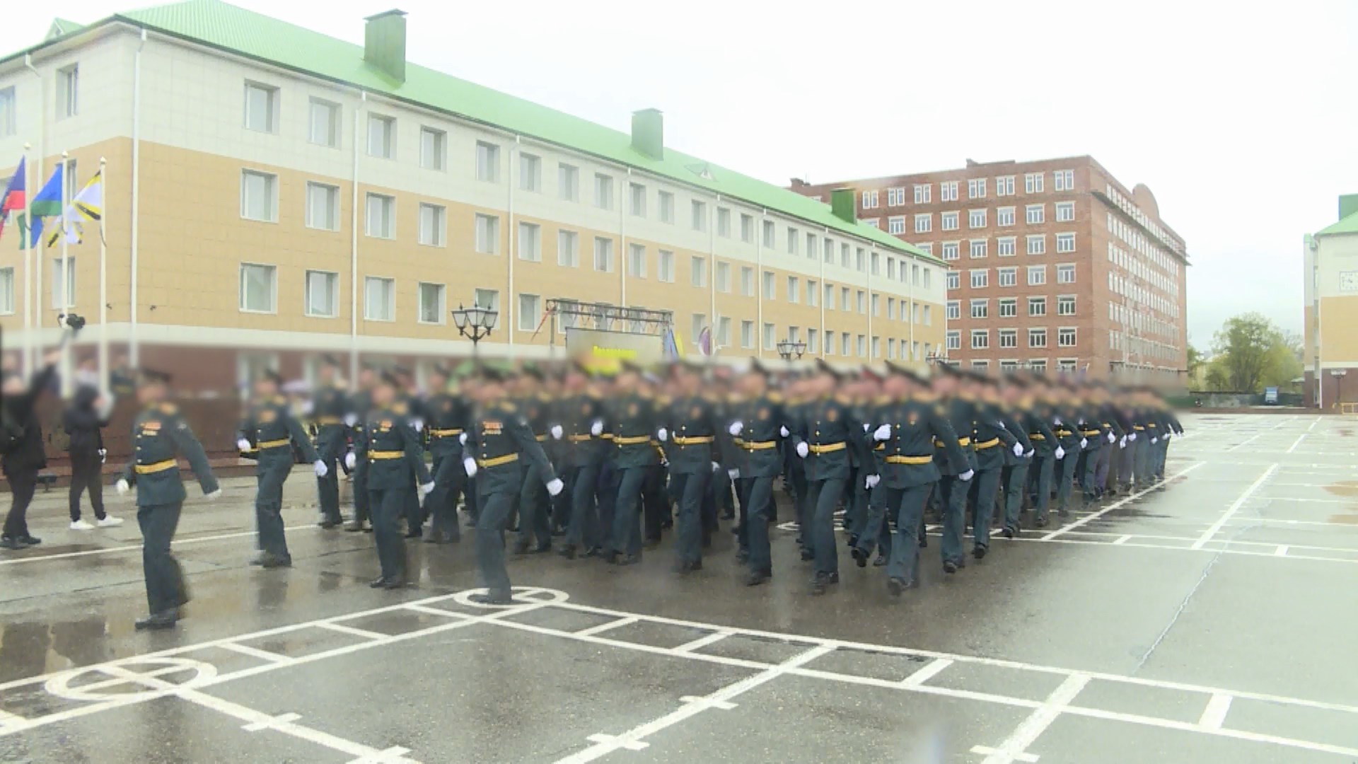 Курсанты костромской военной академии имени Тимошенко отпраздновали выпускной 