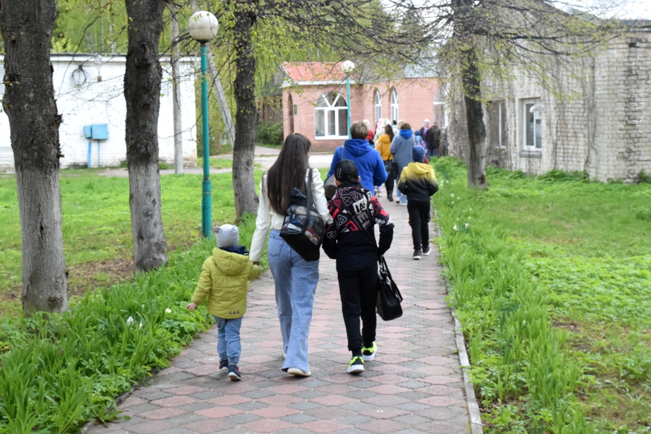 Для семей бойцов-отпускников организовали отдых в санатории под Костромой