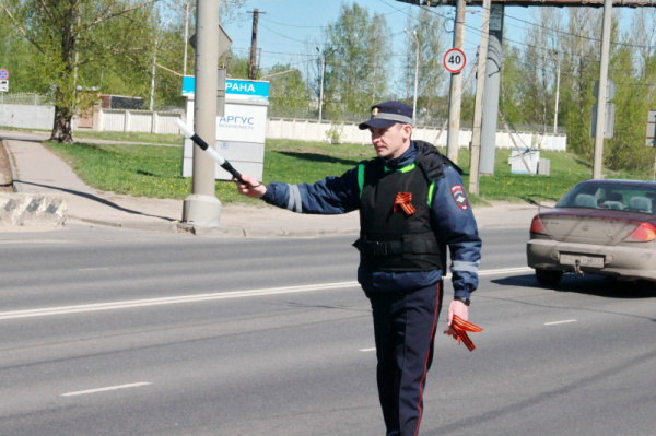 Костромские полицейские присоединились к акции «Георгиевская ленточка»