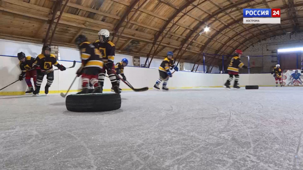 Инициативность молодого тренера помогает развивать хоккей в костромской глубинке