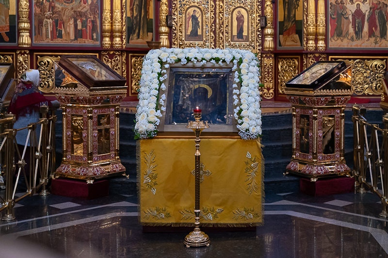 Уникальная икона из костромского монастыря принесена в Казахстан