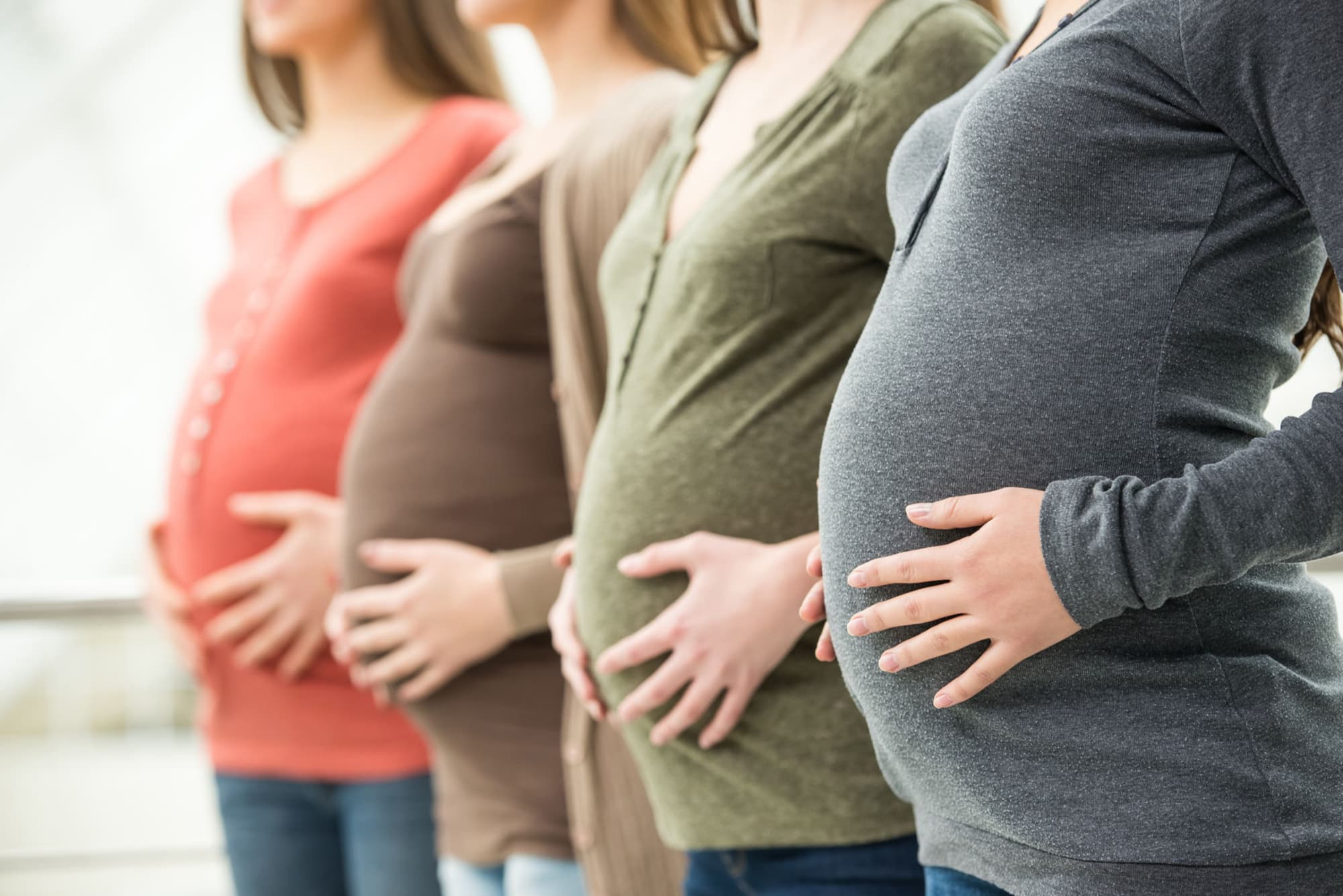 Сотням будущих мам в Костроме назначили специальные выплаты
