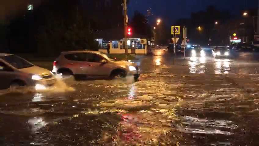Последний день лета: Кострома утопает в дожде